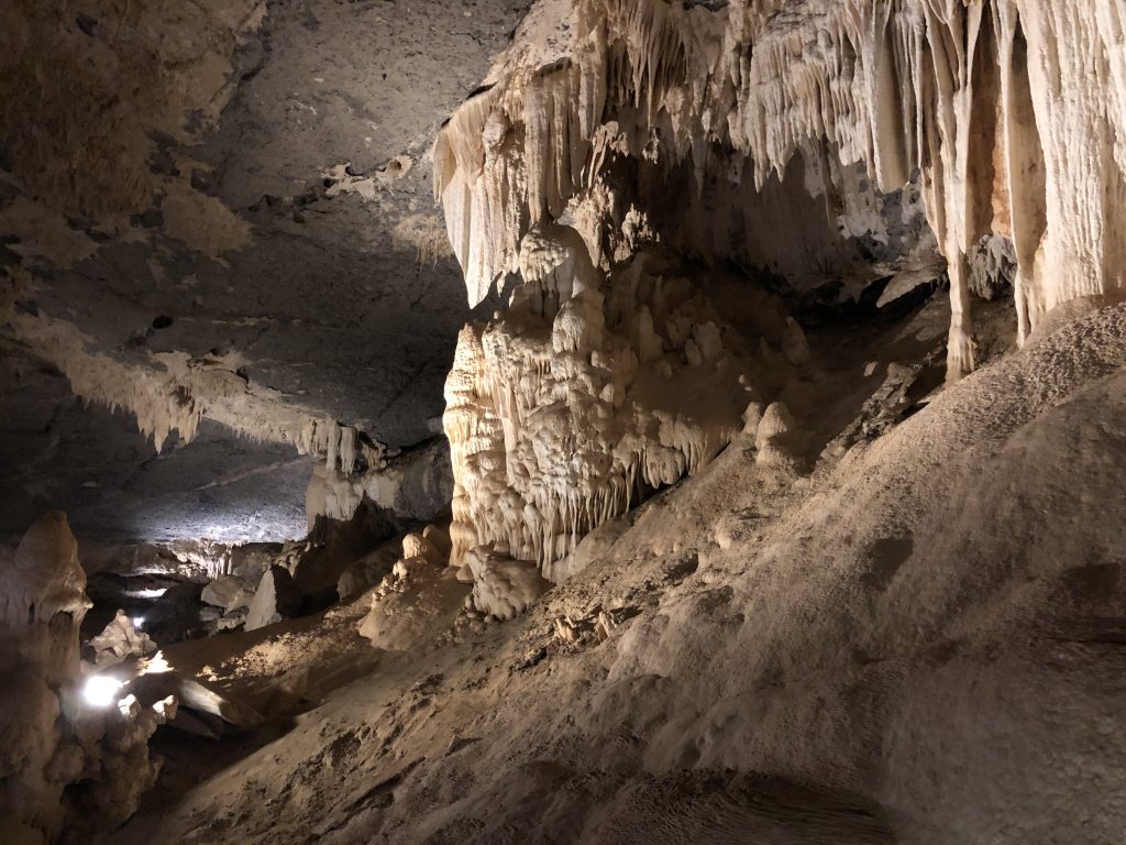 Oman - Al-hoota cave